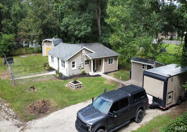 Photo 1 of Sale Pending at 26051 Lakeview Dr, Elkhart, IN 46514 | MLS# 202633756 | Listing updated on 2026-09-01