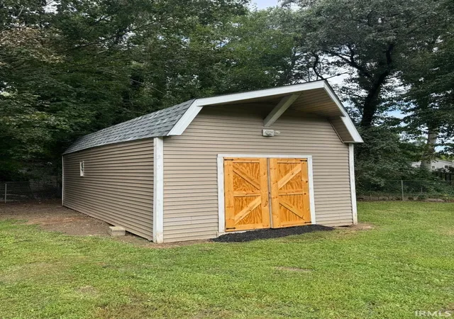 Photo 2 of Sale Pending at 26051 Lakeview Dr, Elkhart, IN 46514 | MLS# 202633756 | Listing updated on 2026-09-01