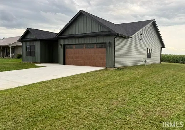 Photo 2 of Manufactured home for sale at 25 Chrysler Ave, Wabash, IN 46992 | MLS# 202633769 | Listing updated on 2026-09-14