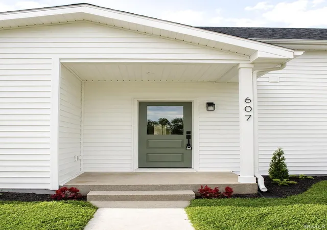 Photo 2 of Manufactured home for sale at 607 N Mill St, North Manchester, IN 46962 | MLS# 202633773 | Listing updated on 2026-09-08