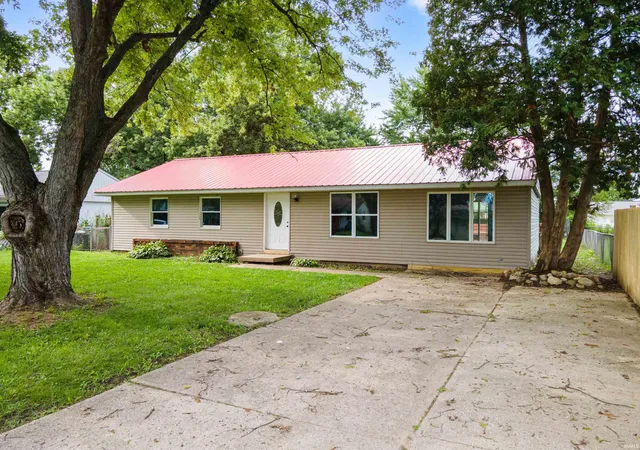 Photo 1 of Manufactured home for sale at 525 E S G St, Gas City, IN 46933 | MLS# 202633775 | Listing updated on 2026-08-19