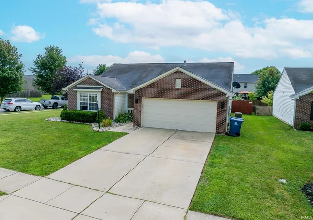 Photo 3 of Sale Pending at 12329 Wolf Run Rd, Noblesville, IN 46060 | MLS# 202633779 | Listing updated on 2026-09-11
