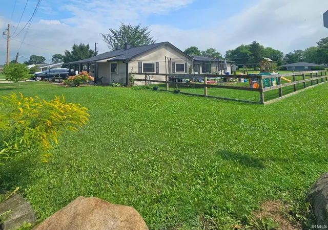Photo 2 of Manufactured home for sale at 521 S Clem St, Winchester, IN 47394 | MLS# 202633788 | Listing updated on 2026-08-19
