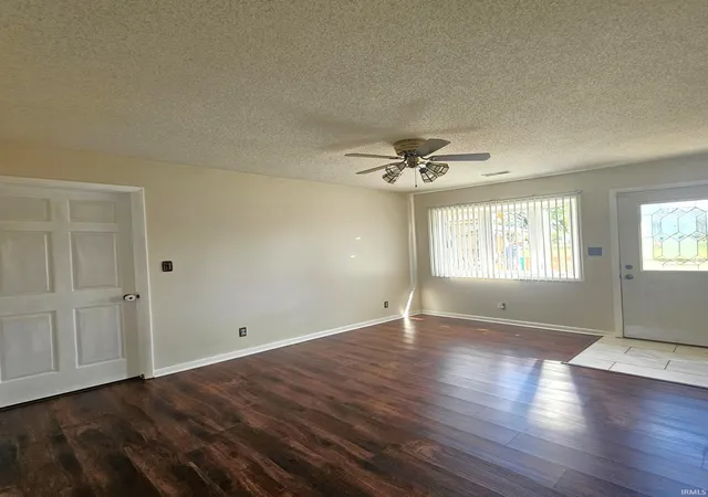 Photo 3 of Manufactured home for sale at 521 S Clem St, Winchester, IN 47394 | MLS# 202633788 | Listing updated on 2026-08-19