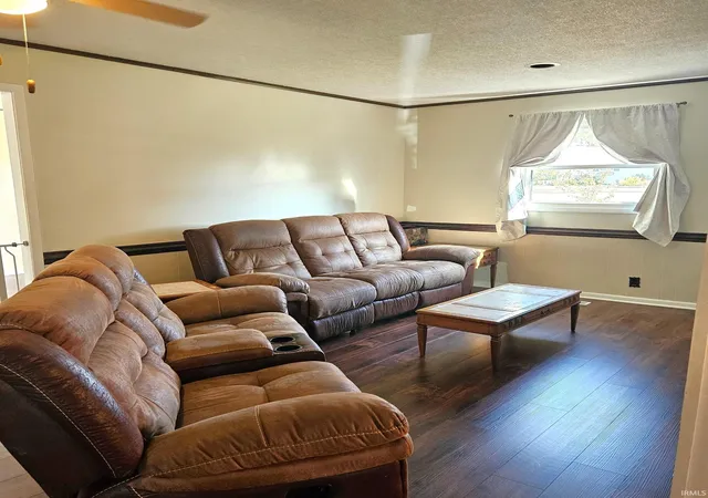 Photo 4 of Manufactured home for sale at 521 S Clem St, Winchester, IN 47394 | MLS# 202633788 | Listing updated on 2026-08-19