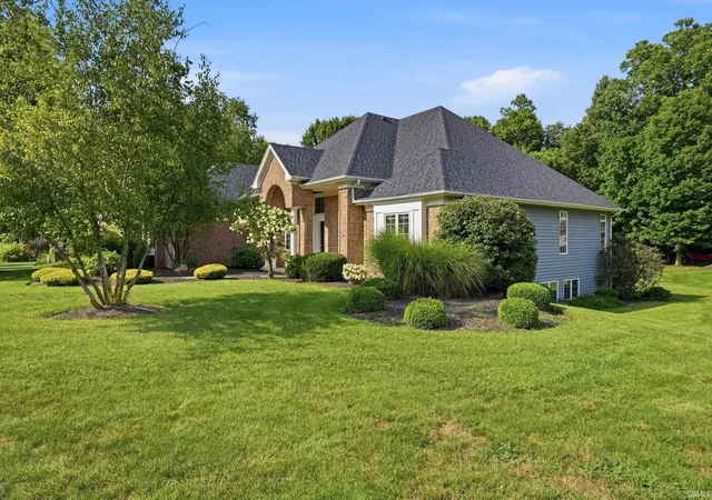 Photo 3 of Sale Pending at 2303 Carnoustie Cir, Kendallville, IN 46755 | MLS# 202633807 | Listing updated on 2026-09-21
