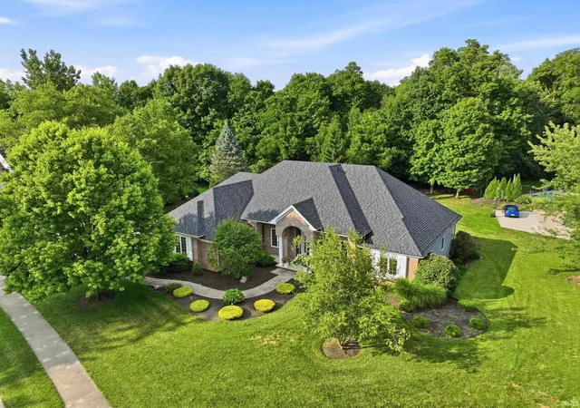 Photo 3 of Sale Pending at 2303 Carnoustie Cir, Kendallville, IN 46755 | MLS# 202633807 | Listing updated on 2026-09-21