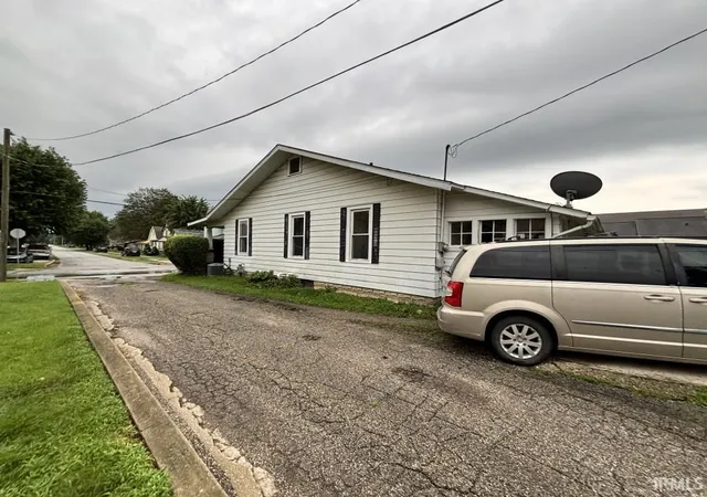 Photo 2 of Manufactured home for sale at 390 Chili Ave, Peru, IN 46970 | MLS# 202633808 | Listing updated on 2026-08-19