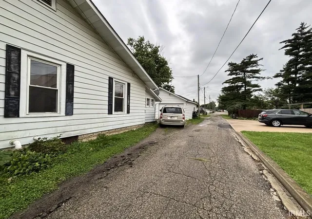 Photo 2 of Manufactured home for sale at 390 Chili Ave, Peru, IN 46970 | MLS# 202633808 | Listing updated on 2026-08-19