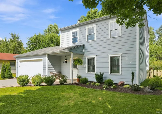 Photo 1 of Sale Pending at 3829 Aboite Lake Dr, Fort Wayne, IN 46804 | MLS# 202633811 | Listing updated on 2026-08-23