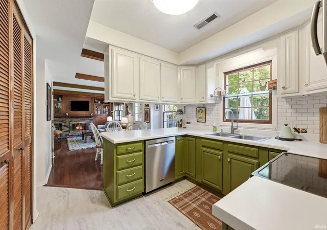 Photo 3 of Sale Pending at 3829 Aboite Lake Dr, Fort Wayne, IN 46804 | MLS# 202633811 | Listing updated on 2026-08-23