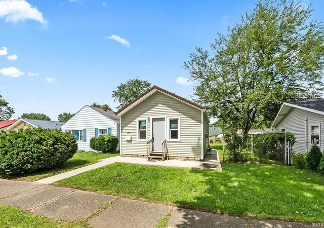 Photo 2 of Manufactured home for sale at 2521 Kenwood Ave, Fort Wayne, IN 46805 | MLS# 202633814 | Listing updated on 2026-08-19