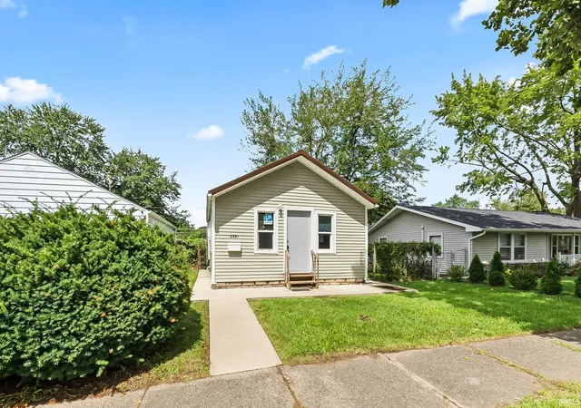 Photo 3 of Manufactured home for sale at 2521 Kenwood Ave, Fort Wayne, IN 46805 | MLS# 202633814 | Listing updated on 2026-08-19