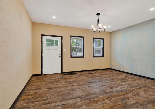 Photo 3 of Manufactured home for sale at 721 W Dewald St, Fort Wayne, IN 46802 | MLS# 202633818 | Listing updated on 2026-10-06