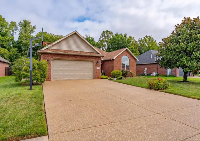 Photo 2 of Sale Pending at 548 Imperial Dr, Evansville, IN 47711 | MLS# 202633829 | Listing updated on 2026-08-31