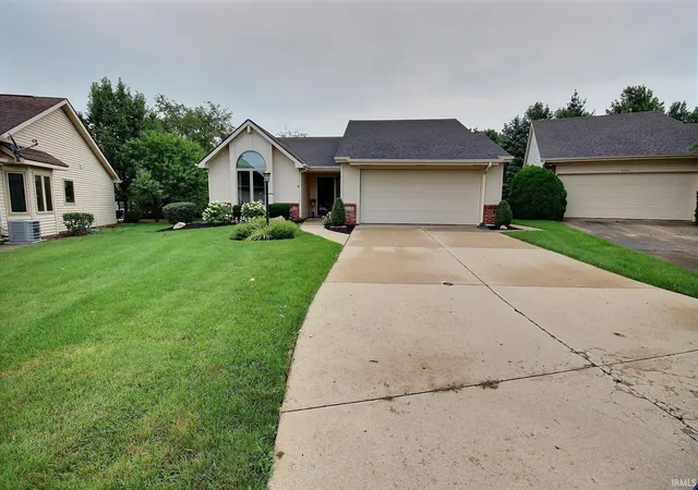 Photo 2 of Sale Pending at 4110 Stillwood Dr, Fort Wayne, IN 46815 | MLS# 202633830 | Listing updated on 2026-09-09
