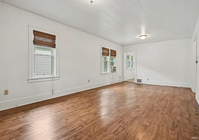 Photo 4 of Sale Pending at 310 E Fairview Ave, South Bend, IN 46614 | MLS# 202633837 | Listing updated on 2026-09-20