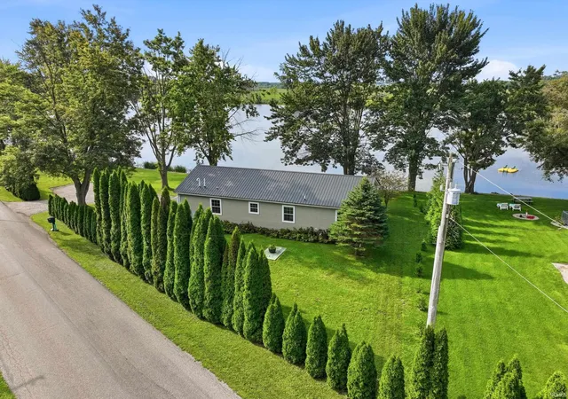 Photo 3 of Manufactured home for sale at 10025 W 500 South, Hudson, IN 46747 | MLS# 202633846 | Listing updated on 2026-09-04