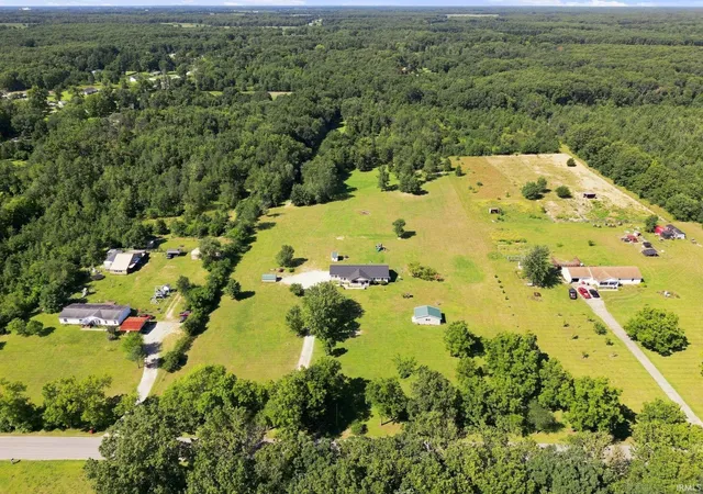 Photo 3 of Manufactured home for sale at 9170 E Division Rd, Knox, IN 46534 | MLS# 202633853 | Listing updated on 2026-10-09