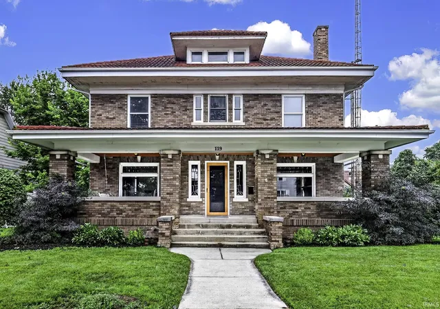 Photo 1 of Sale Pending at 119 W Central Ave, Bluffton, IN 46714 | MLS# 202633858 | Listing updated on 2026-08-23