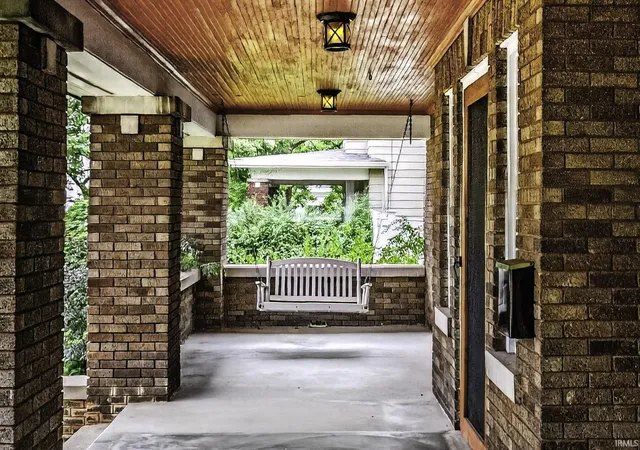 Photo 3 of Sale Pending at 119 W Central Ave, Bluffton, IN 46714 | MLS# 202633858 | Listing updated on 2026-08-23