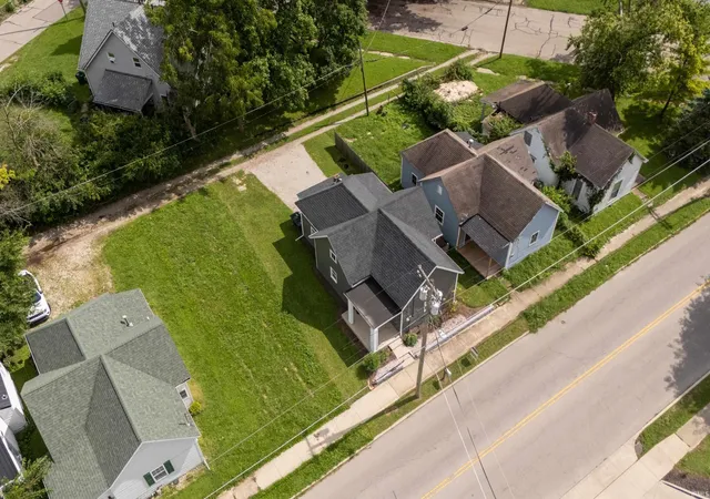 Photo 1 of Sale Pending at 1720 S Hoyt Ave, Muncie, IN 47302 | MLS# 202633876 | Listing updated on 2026-08-21