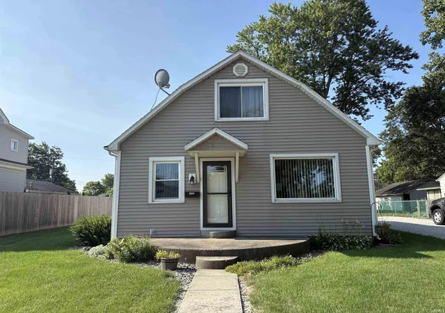 Photo 2 of Sale Pending at 322 E Arnold St, Bluffton, IN 46714 | MLS# 202633879 | Listing updated on 2026-08-19