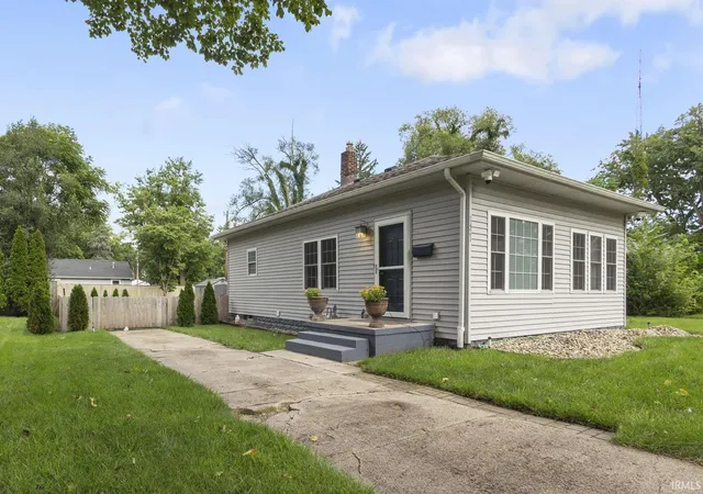 Photo 1 of Manufactured home for sale at 1421 Chalfant St, South Bend, IN 46617 | MLS# 202633881 | Listing updated on 2026-08-19