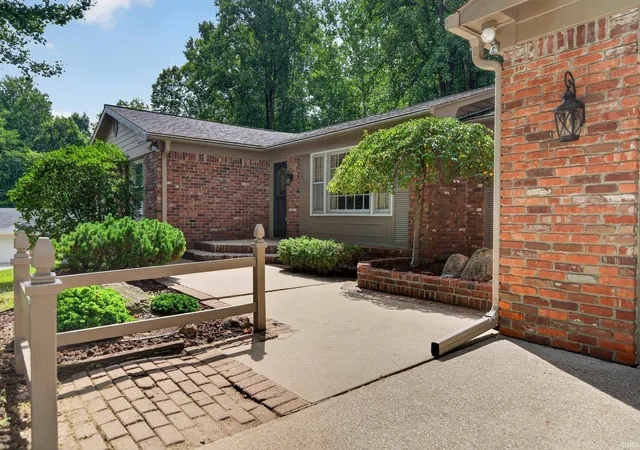 Photo 3 of Sale Pending at 1905 W James Dr, Marion, IN 46952 | MLS# 202633900 | Listing updated on 2026-09-09