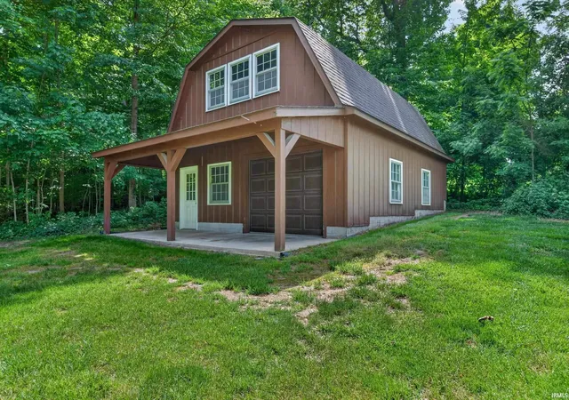 Photo 3 of Sale Pending at 1905 W James Dr, Marion, IN 46952 | MLS# 202633900 | Listing updated on 2026-09-09
