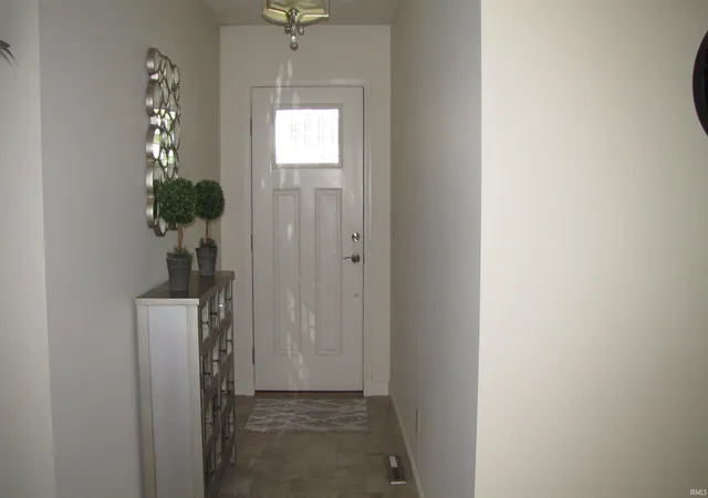 Photo 3 of Manufactured home for sale at 4207 Foxcroft Way, Evansville, IN 47715 | MLS# 202633904 | Listing updated on 2026-09-19