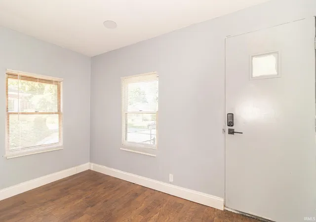 Photo 3 of Manufactured home for sale at 1208 N Elm St, Muncie, IN 47303 | MLS# 202633906 | Listing updated on 2026-09-18