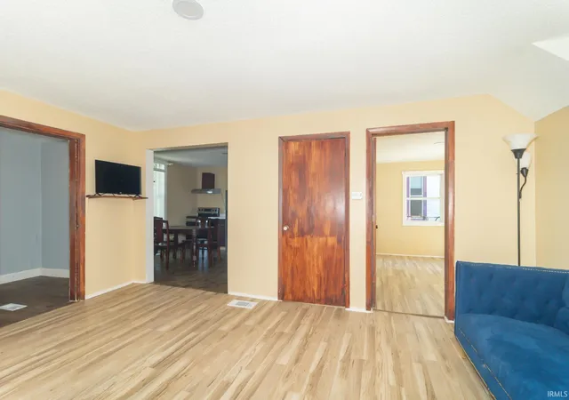 Photo 3 of Manufactured home for sale at 1208 N Elm St, Muncie, IN 47303 | MLS# 202633906 | Listing updated on 2026-09-18