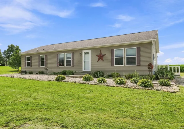 Photo 2 of Manufactured home for sale at 3077 N Sr 9, Columbia City, IN 46725 | MLS# 202633908 | Listing updated on 2026-09-23