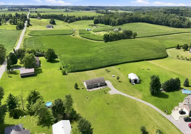 Photo 3 of Manufactured home for sale at 3077 N Sr 9, Columbia City, IN 46725 | MLS# 202633908 | Listing updated on 2026-09-23