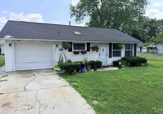 Photo 1 of Sale Pending at 902 Denver St, Elkhart, IN 46516 | MLS# 202633915 | Listing updated on 2026-08-19