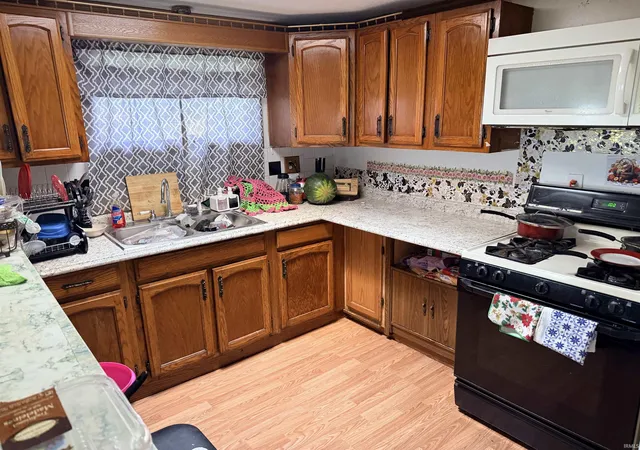 Photo 2 of Sale Pending at 902 Denver St, Elkhart, IN 46516 | MLS# 202633915 | Listing updated on 2026-08-19