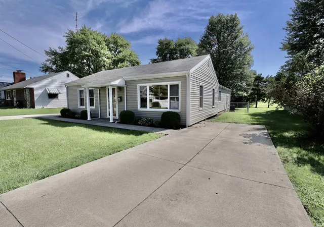 Photo 3 of Manufactured home for sale at 509 S Oak St, Winchester, IN 47394 | MLS# 202633921 | Listing updated on 2026-08-28