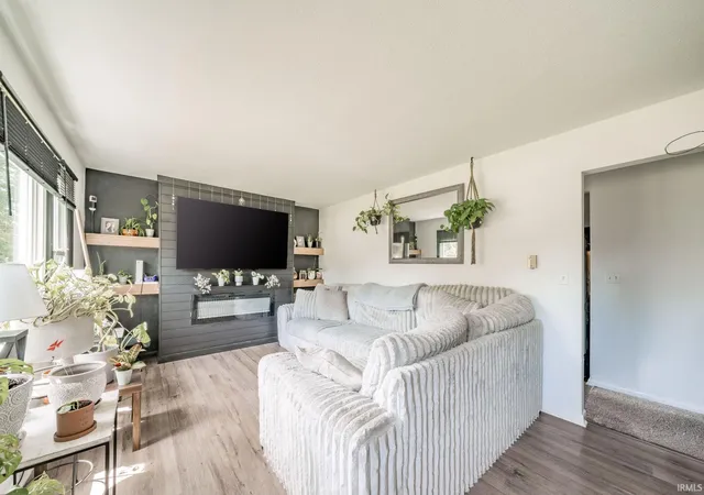 Photo 3 of Manufactured home for sale at 1000 White Dr, New Castle, IN 47362 | MLS# 202633924 | Listing updated on 2026-09-10