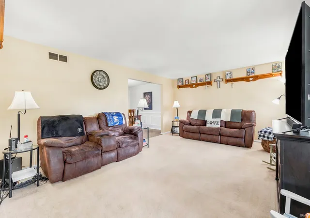 Photo 4 of Sale Pending at 1406 Cherry Ln, Auburn, IN 46706 | MLS# 202633932 | Listing updated on 2026-10-04