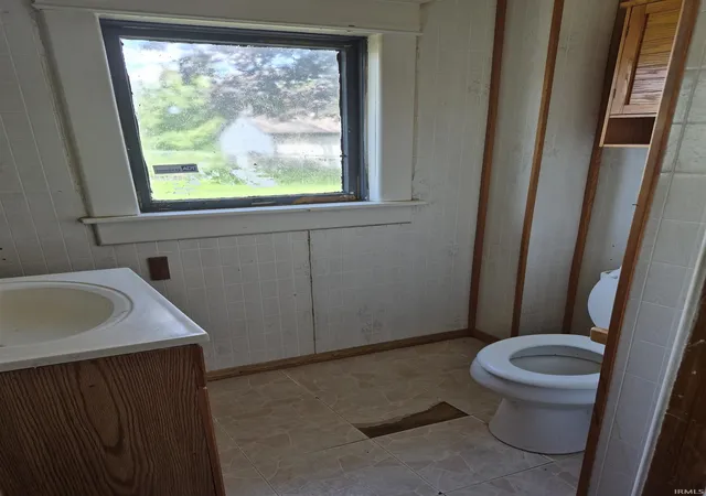 Photo 3 of Sale Pending at 148 W Marion St, Mishawaka, IN 46545 | MLS# 202633936 | Listing updated on 2026-09-01