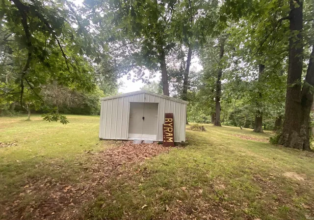 Photo 3 of Sale Pending at 11700 Oak Trl Dr, Evansville, IN 47725 | MLS# 202633941 | Listing updated on 2026-08-21