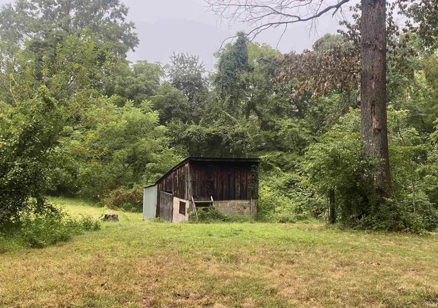 Photo 4 of Sale Pending at 11700 Oak Trl Dr, Evansville, IN 47725 | MLS# 202633941 | Listing updated on 2026-08-21