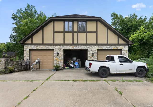 Photo 2 of Manufactured home for sale at 7601 S Nantucket Woods Ct, Terre Haute, IN 47802 | MLS# 202633947 | Listing updated on 2026-09-11