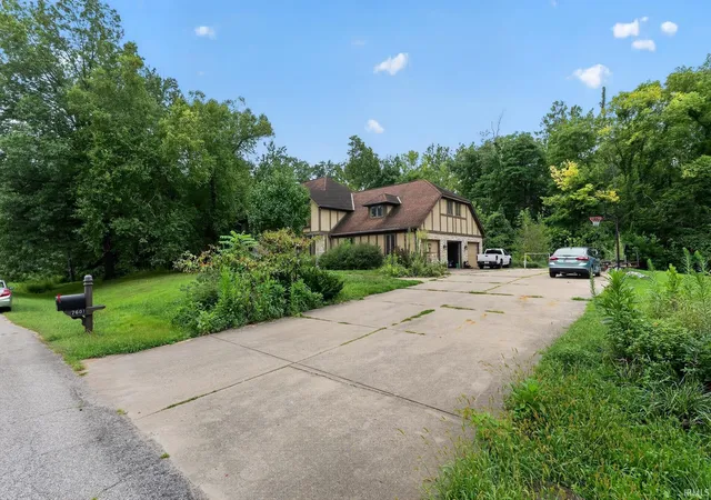 Photo 3 of Manufactured home for sale at 7601 S Nantucket Woods Ct, Terre Haute, IN 47802 | MLS# 202633947 | Listing updated on 2026-09-11