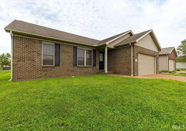 Photo 3 of Sale Pending at 3940 Eagle Watch Dr, Evansville, IN 47725 | MLS# 202633950 | Listing updated on 2026-08-26