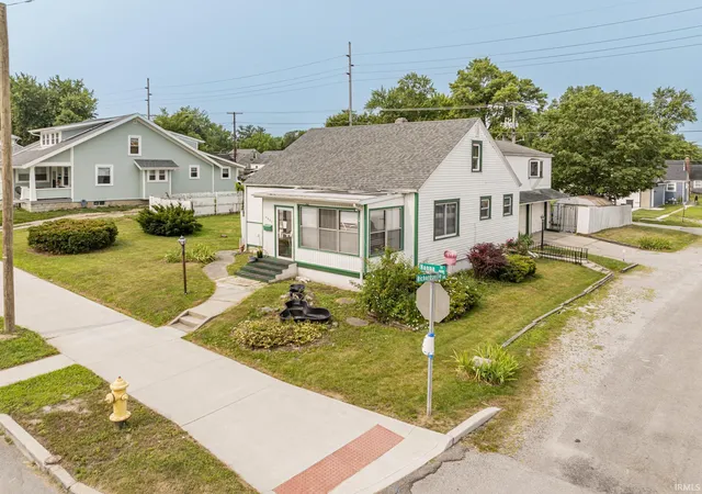 Photo 2 of Manufactured home for sale at 4002 Hannah St, Fort Wayne, IN 46806 | MLS# 202633952 | Listing updated on 2026-09-09