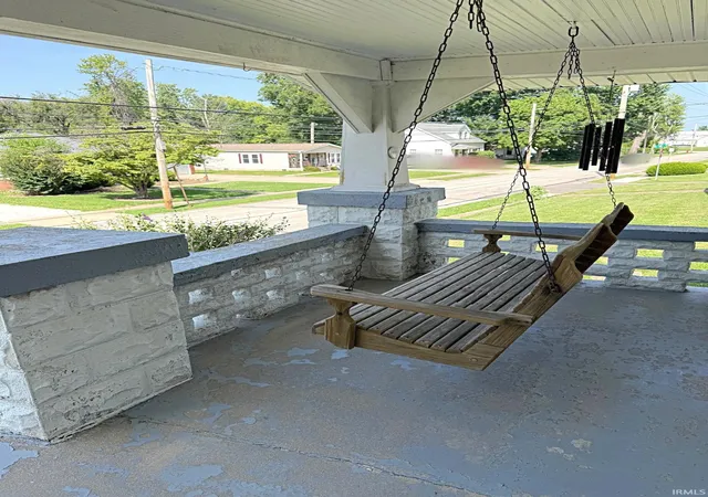 Photo 2 of Sale Pending at 1305 State St, Washington, IN 47501 | MLS# 202633955 | Listing updated on 2026-08-27