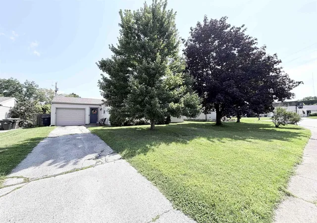 Photo 1 of Sale Pending at 4620 Crawford Ct, South Bend, IN 46614 | MLS# 202633956 | Listing updated on 2026-08-22