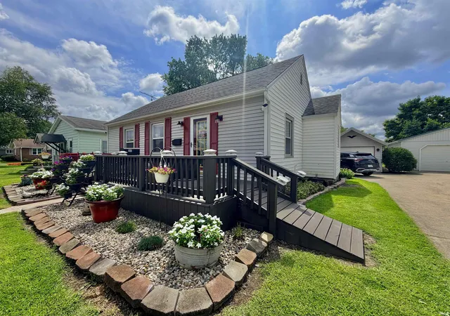 Photo 2 of Sale Pending at 517 W Jefferson St, Monticello, IN 47960 | MLS# 202633957 | Listing updated on 2026-09-25